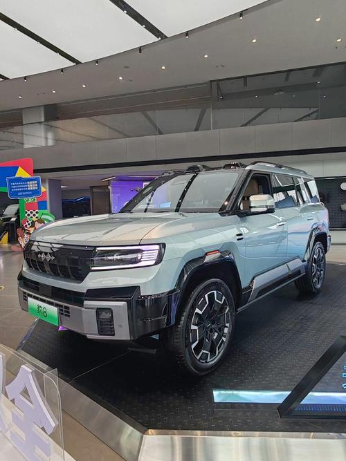 重庆45比亚迪方程豹硬派越野的爆款，英菲尼迪35周年与你共成长